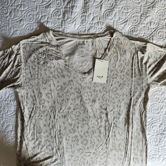 Kyte Baby Ladies Top - Picture 1 of 3